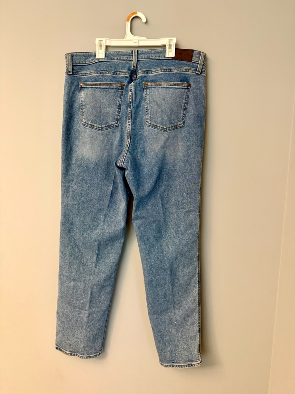Smith + Rogue Women’s No. 73 High Rise Tapered Denim Jeans Hand Me Down Wash - Picture 6 of 8